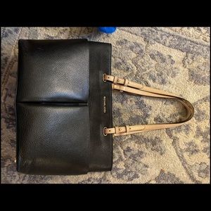 Vintage Michael Kors purse! I’m great condition!
